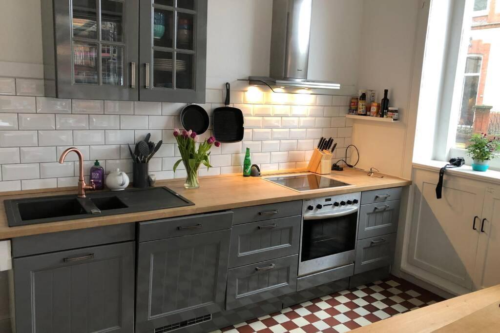 Großzügige 185m2-Altbauwohnung in Bestlage 7Zimmer-2Bäder-2Küchen-2WCs Hamburg Exterior foto